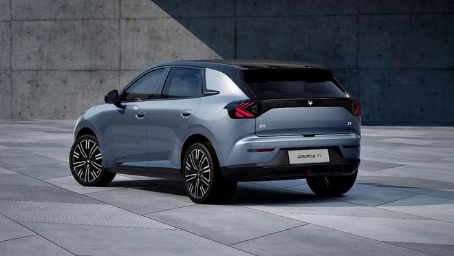 实力选手北汽极狐T1亮相广州车展冰球突破豪华版A0级纯电市场再添(图4)