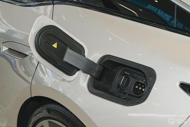 车到店 配华为鸿蒙座舱将于明年3月上市冰